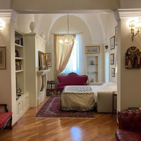 B&B Ai Due Santi Лече Екстериор снимка