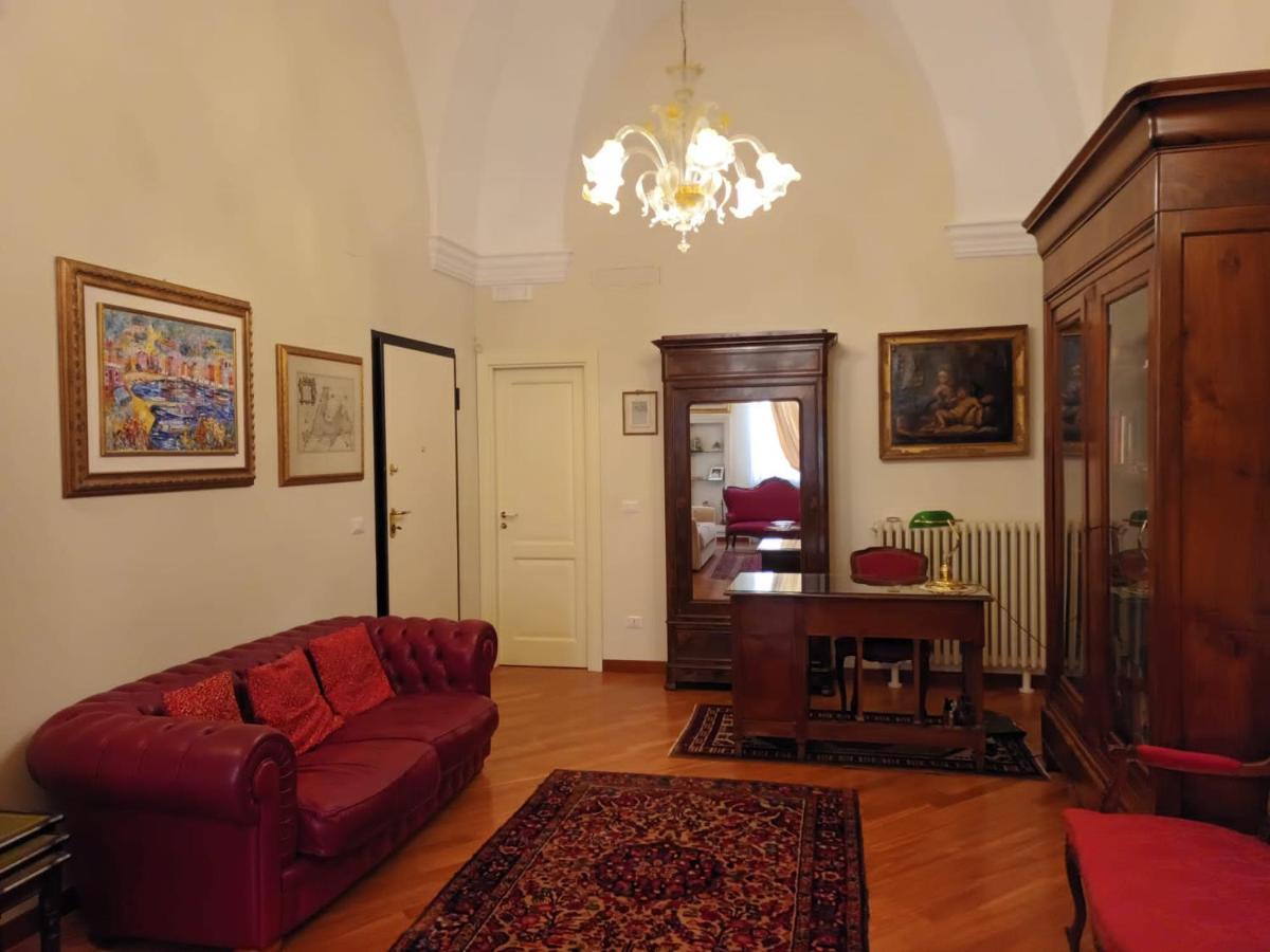 B&B Ai Due Santi Лече Екстериор снимка