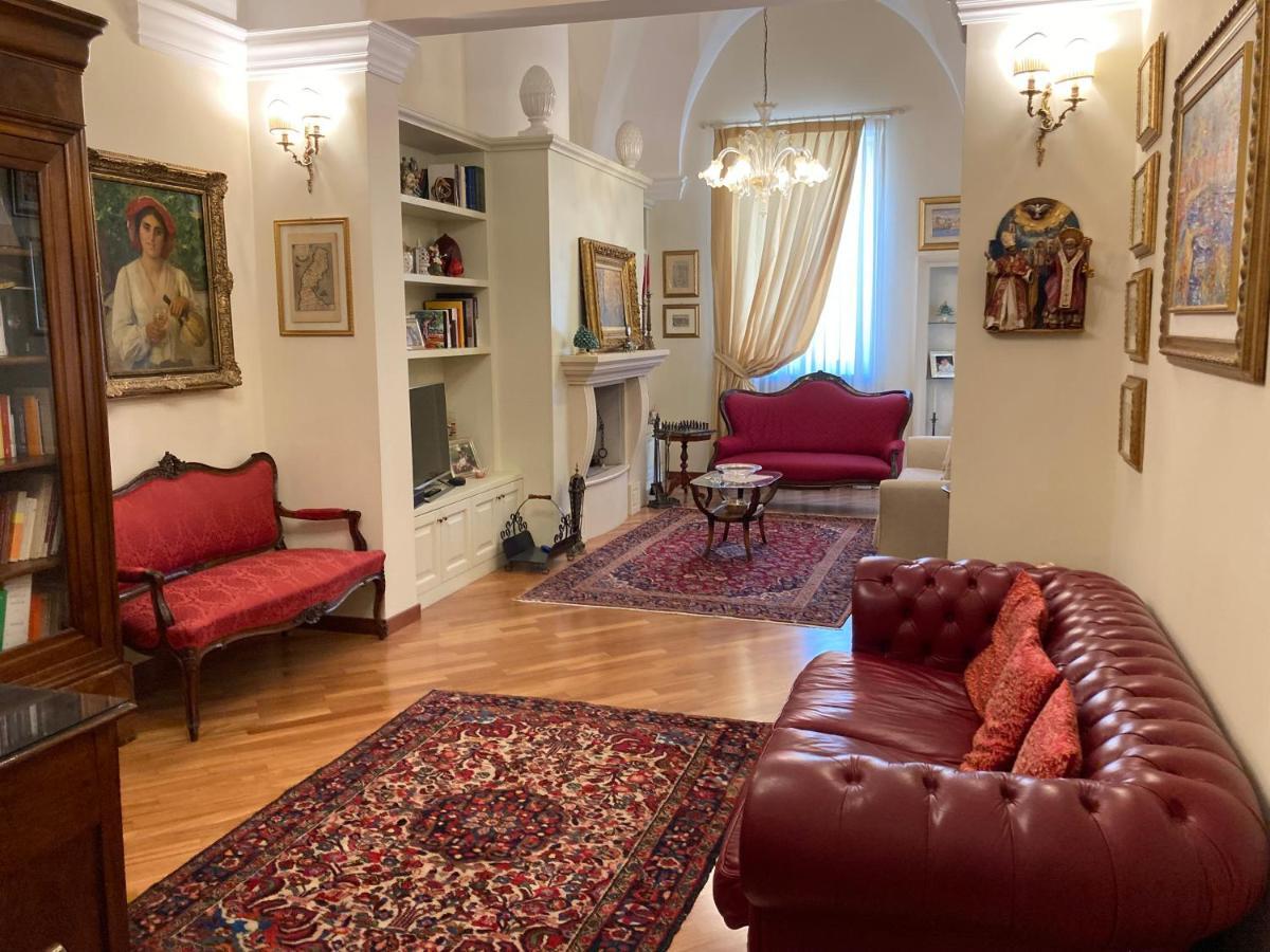 B&B Ai Due Santi Лече Екстериор снимка